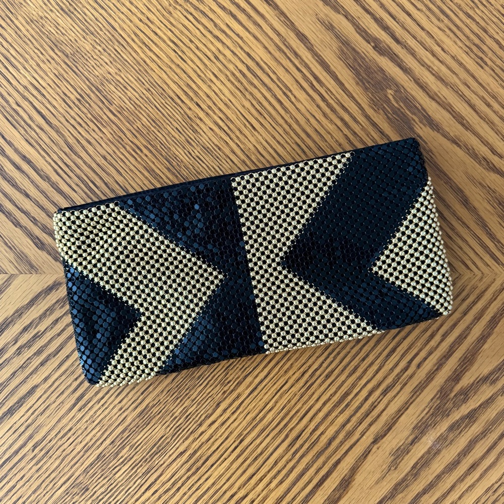 LIKE NEW Style & Co. Mesh Clutch - Gold & Black